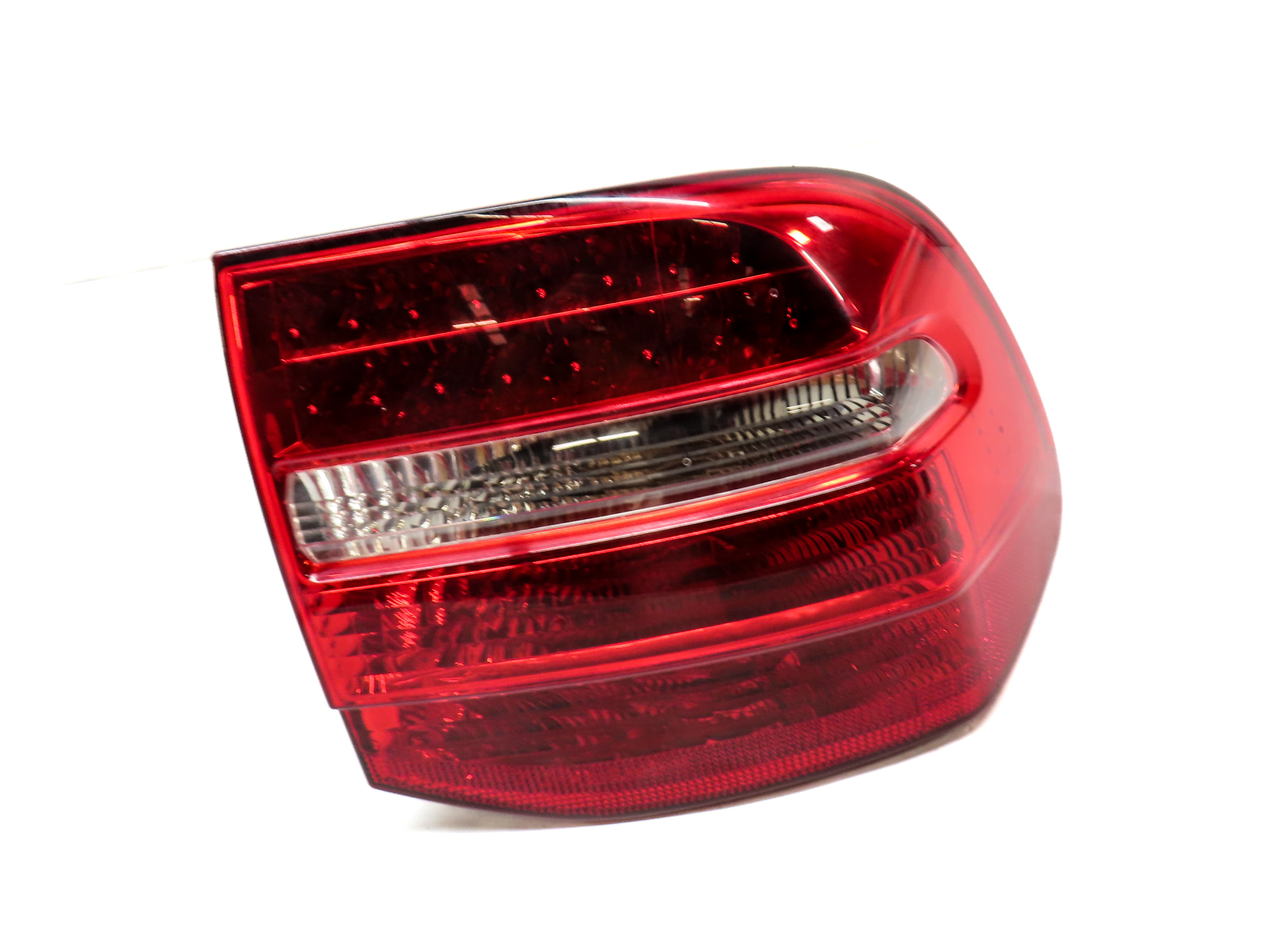 2008-2010 PORSCHE CAYENNE (957) RIGHT PASSENGER REAR TAILLIGHT BRAKE LIGHT LAMP — exact item pictured